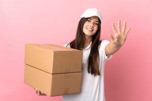 أسعار خدمات التوصيل في الإمارات